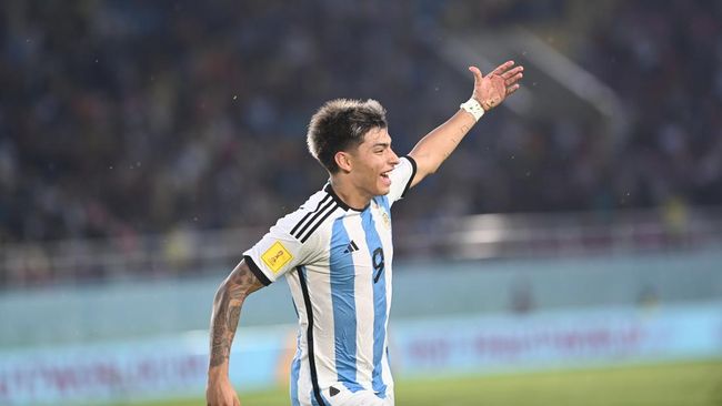 Jelang dua laga terakhir, gelar top skor Piala Dunia U-17 2023 99 persen bakal dimenangkan oleh striker Argentina, Agustin Ruberto.